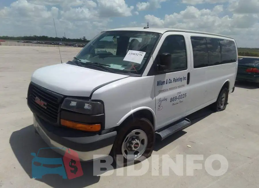 1GKW7RFF1F1135582 Photo# 2