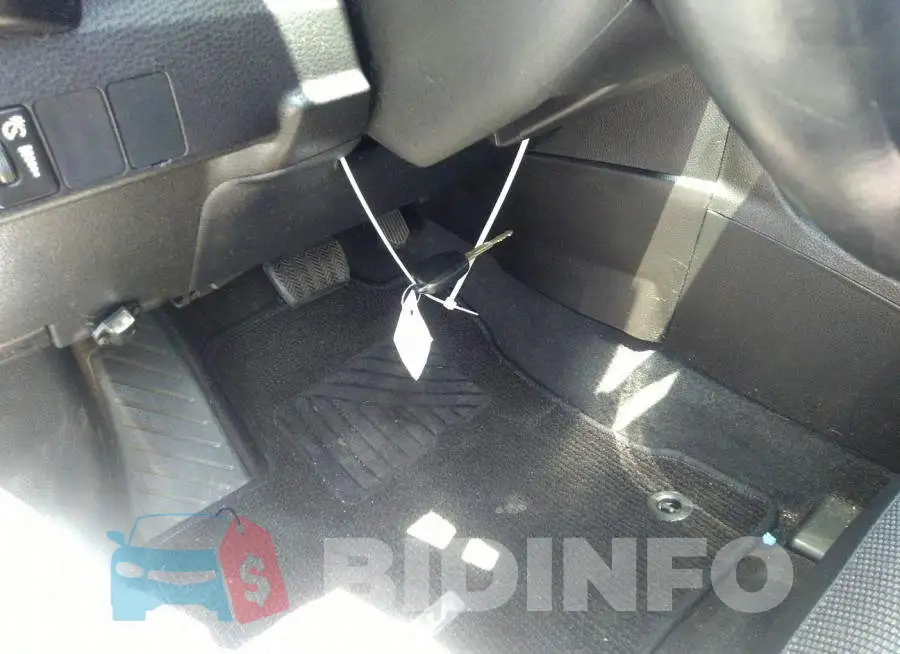 5YFBURHE4HP633197 Photo# 11
