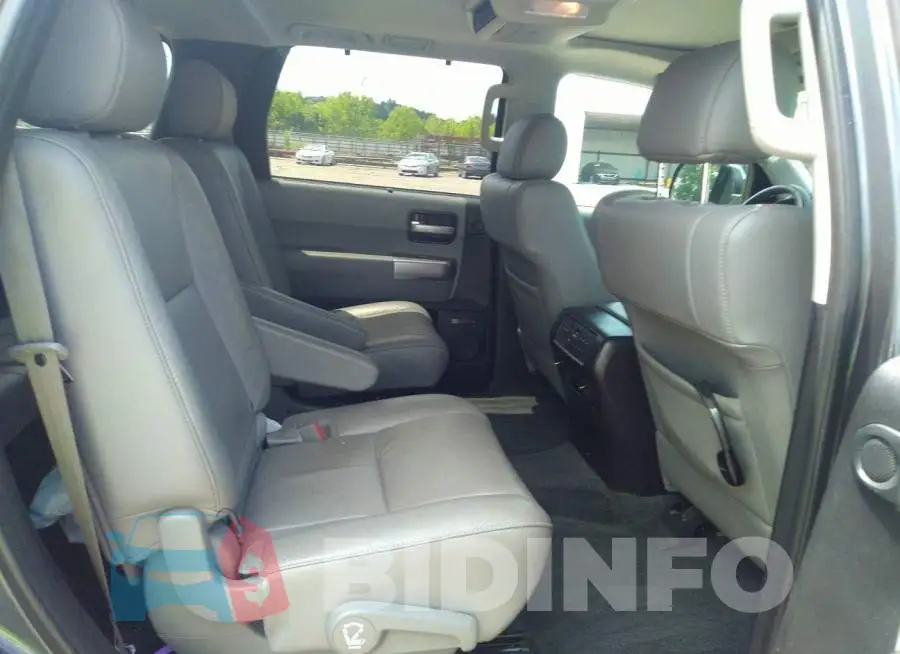 5TDJY5G15JS159961 Photo# 8