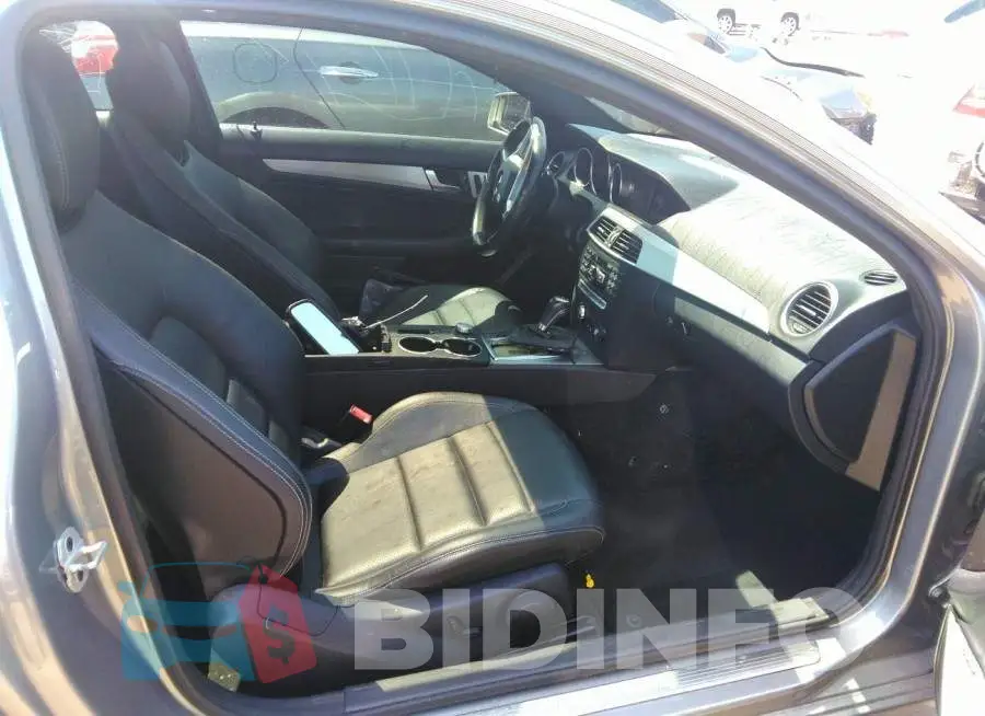 WDDGJ4HBXFG372783 Photo# 5