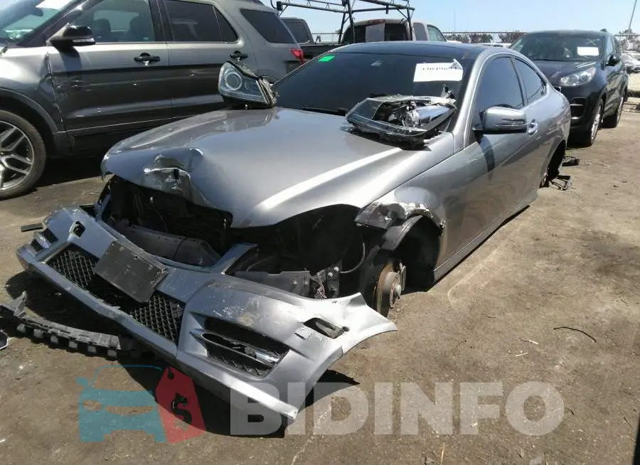 WDDGJ4HBXFG372783 Photo# 2