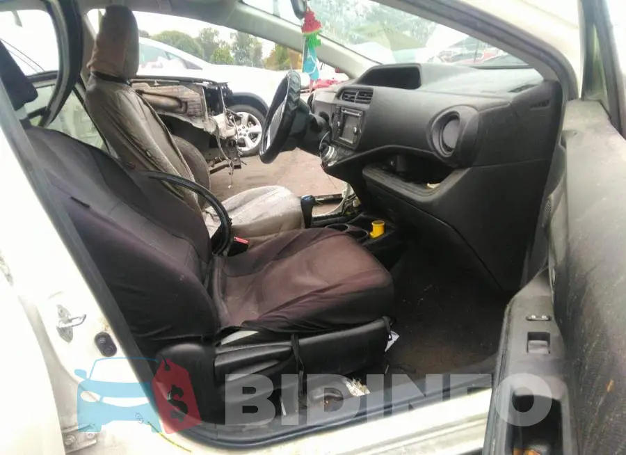 JTDKDTB37F1586673 Photo# 5