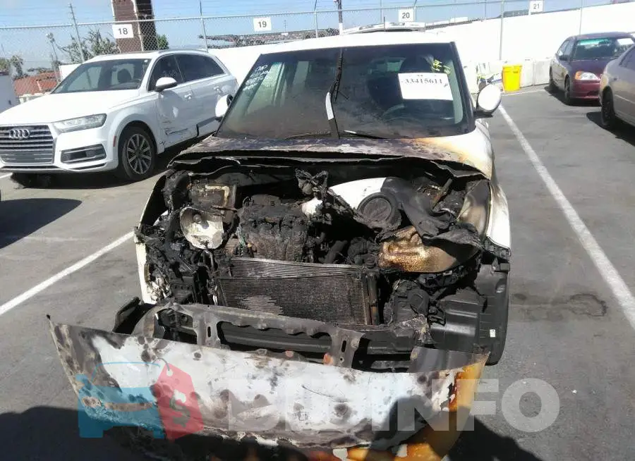 KNDJN2A27F7221516 Photo# 6