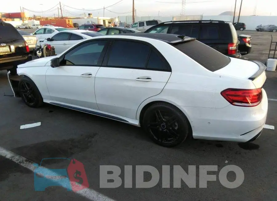 WDDHF5KB0FB096812 Photo# 3