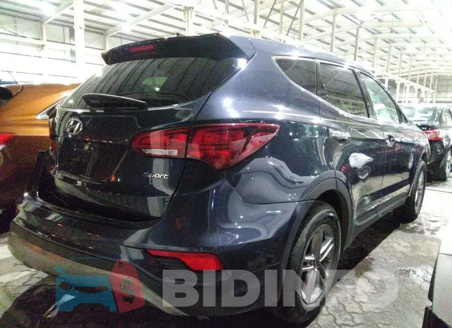 00YZT3LB6HG418727 Photo# 4