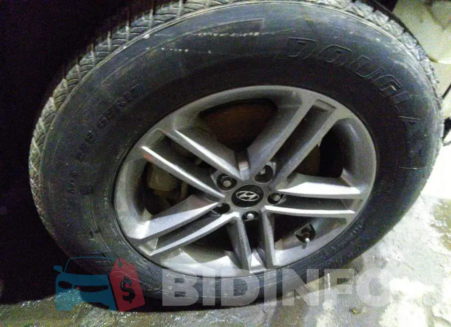 00YZT3LB6HG418727 Photo# 5