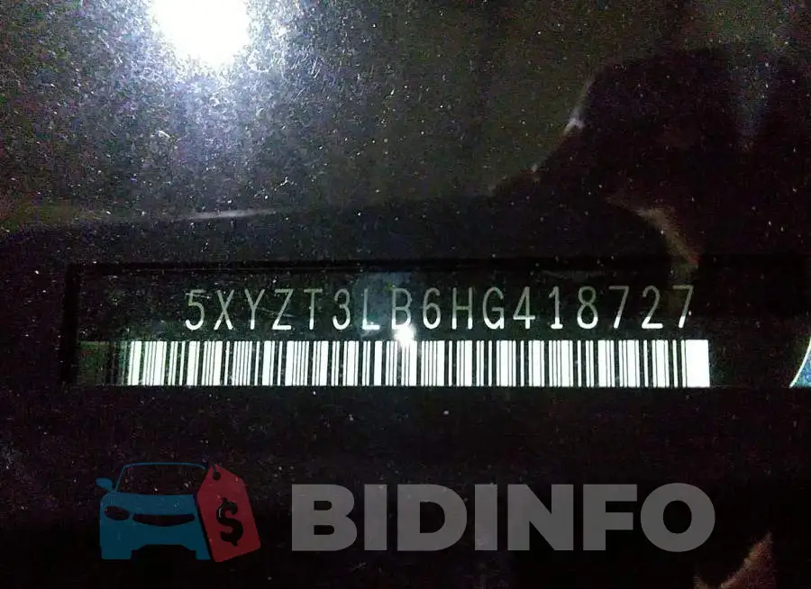 00YZT3LB6HG418727 Photo# 9