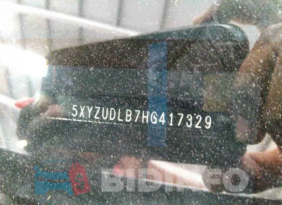 00YZUDLB7HG417329 Photo# 9