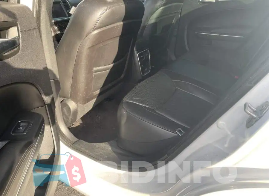 2C3CCAEG4JH148749 Photo# 8