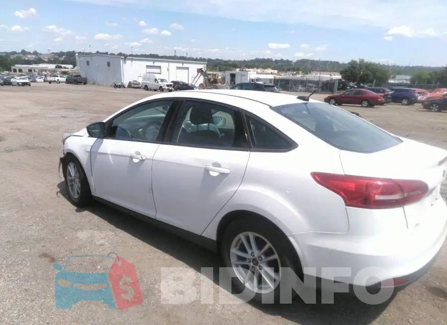 1FADP3F26JL327998 Photo# 3