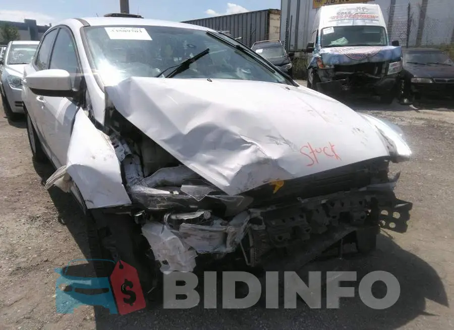 1FADP3F26JL327998 Photo# 6