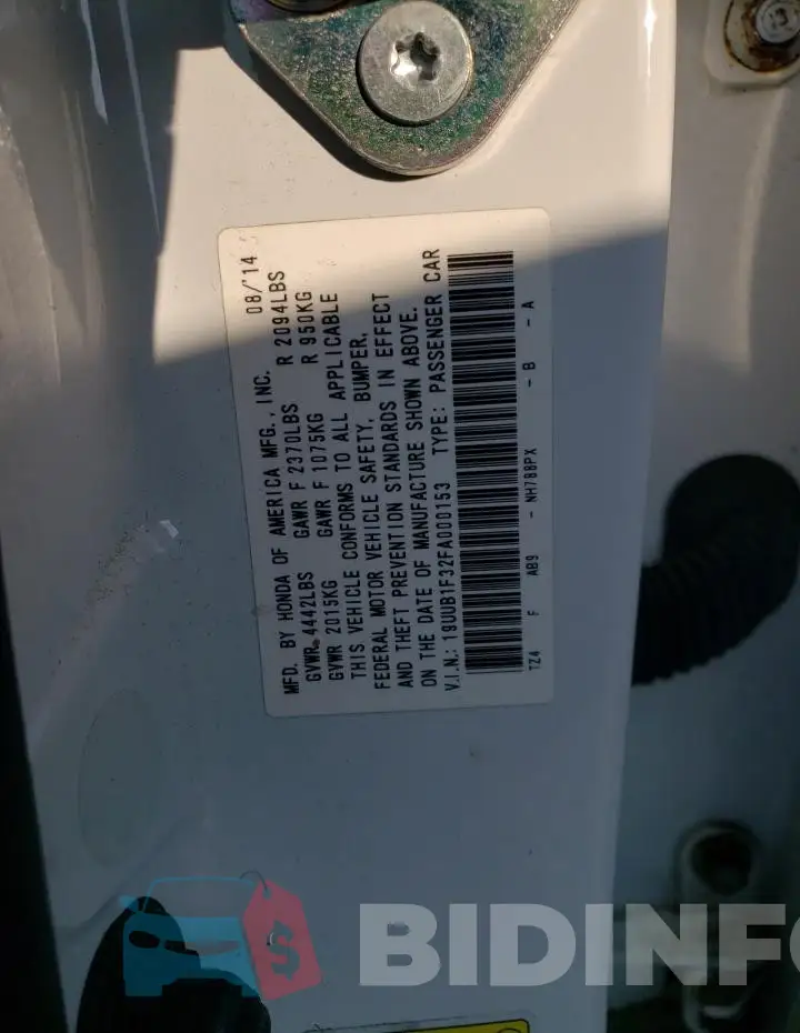 19UUB1F32FA000153 Photo# 12
