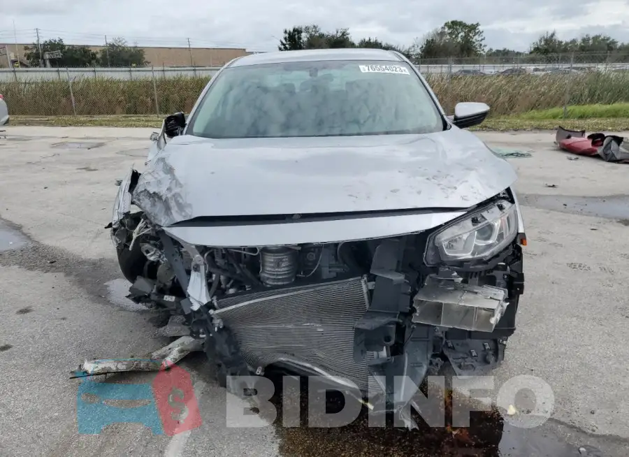 19XFC2F52HE009088 Photo# 5