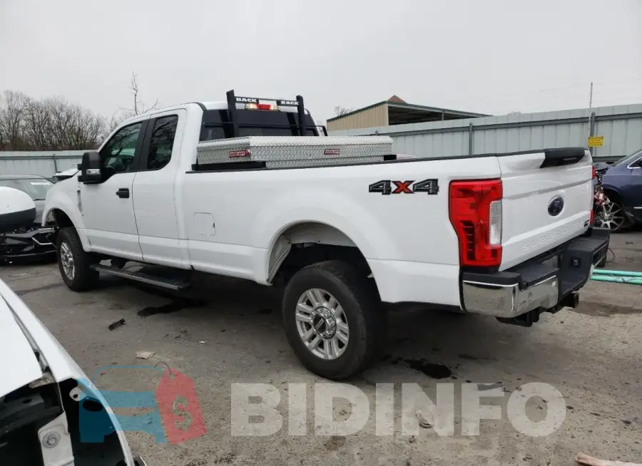 1FT7X2B68HEB55577 Photo# 2