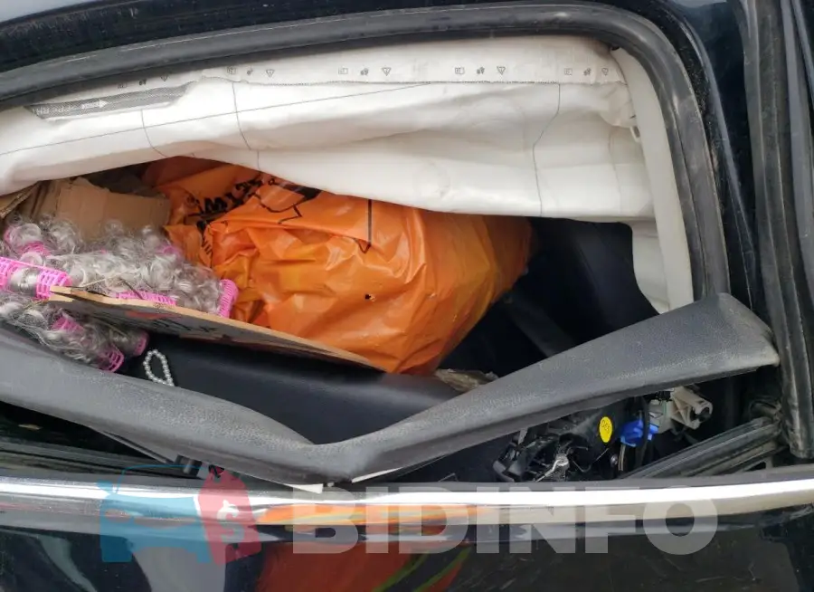 1VWGT7A34HC071748 Photo# 10
