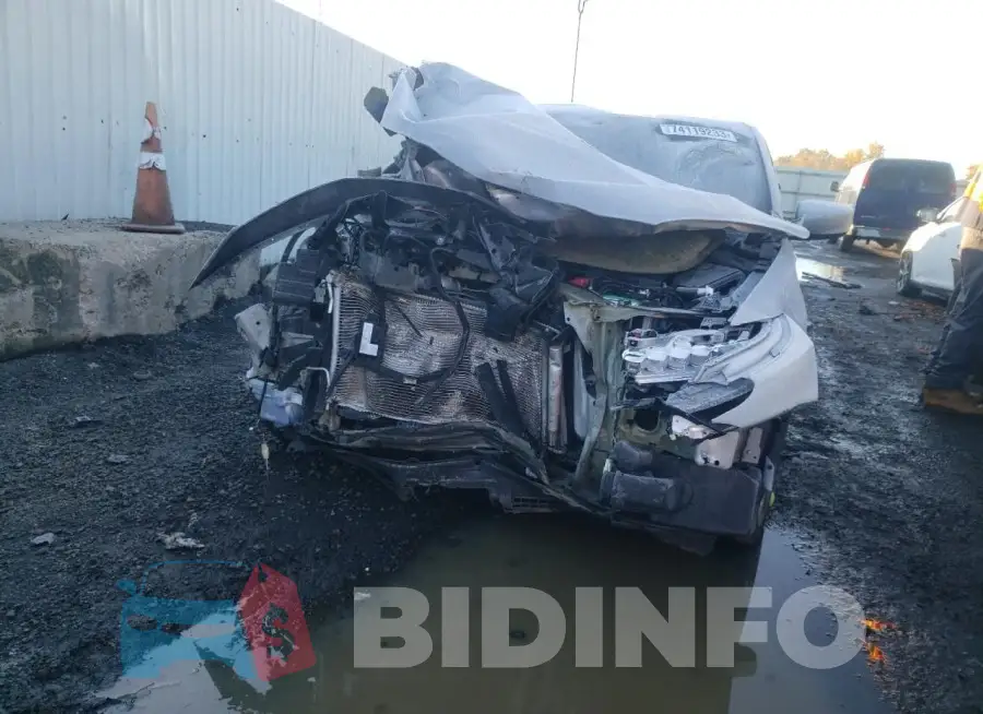 19UDE2F36MA006435 Photo# 5