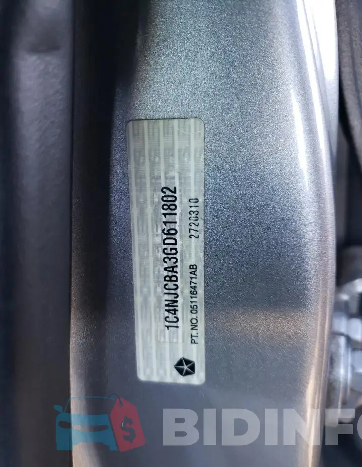 1C4NJCBA3GD611802 Photo# 13
