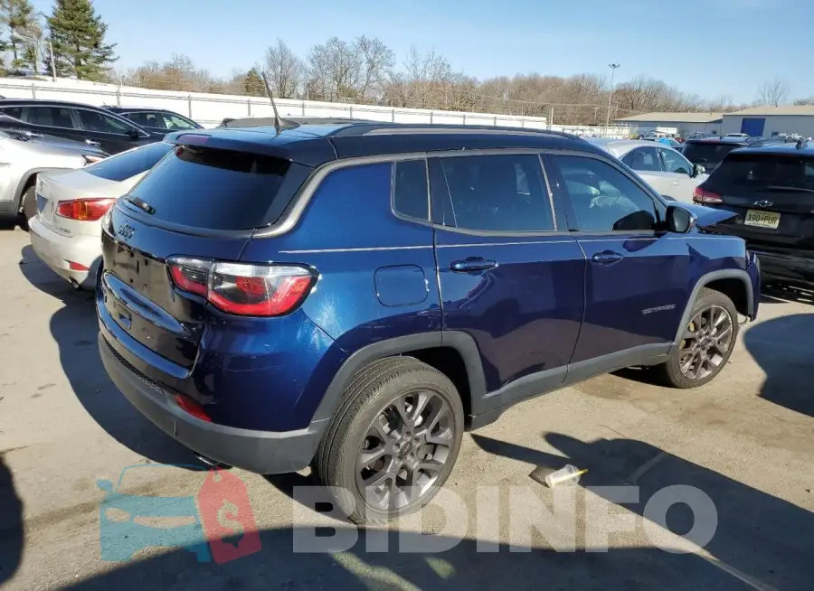 3C4NJDCB3LT145614 Photo# 3