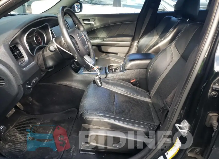 2C3CDXJG1FH762932 Photo# 7