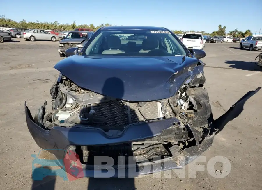 2T1BURHE5FC249118 Photo# 5