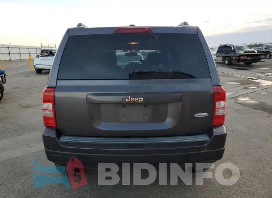 1C4NJPFB8FD350157 Photo# 6
