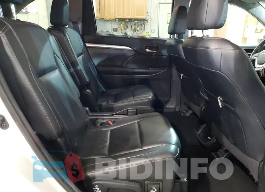 5TDJKRFH3GS268743 Photo# 11