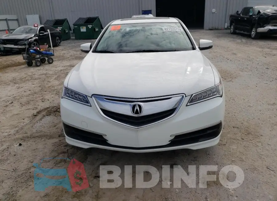 19UUB1F32HA010765 Photo# 5