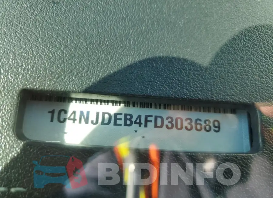 1C4NJDEB4FD303689 Photo# 13