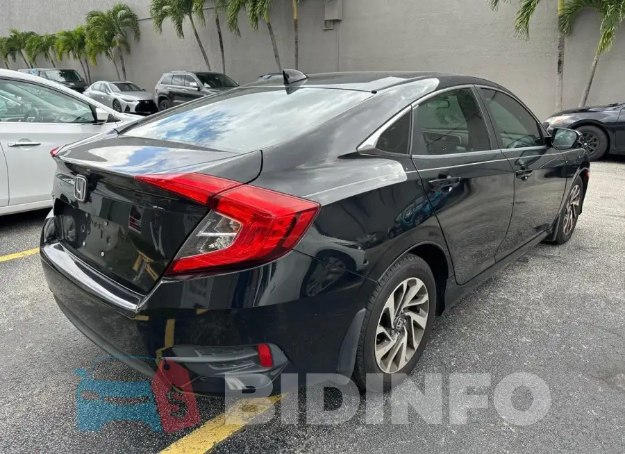 19XFC2F7XHE044253 Photo# 4