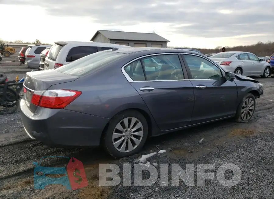 1HGCR2F85FA116214 Photo# 3