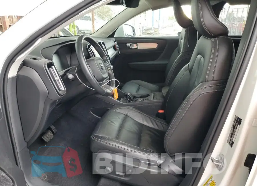 YV4AC2HK8N2771473 Photo# 7