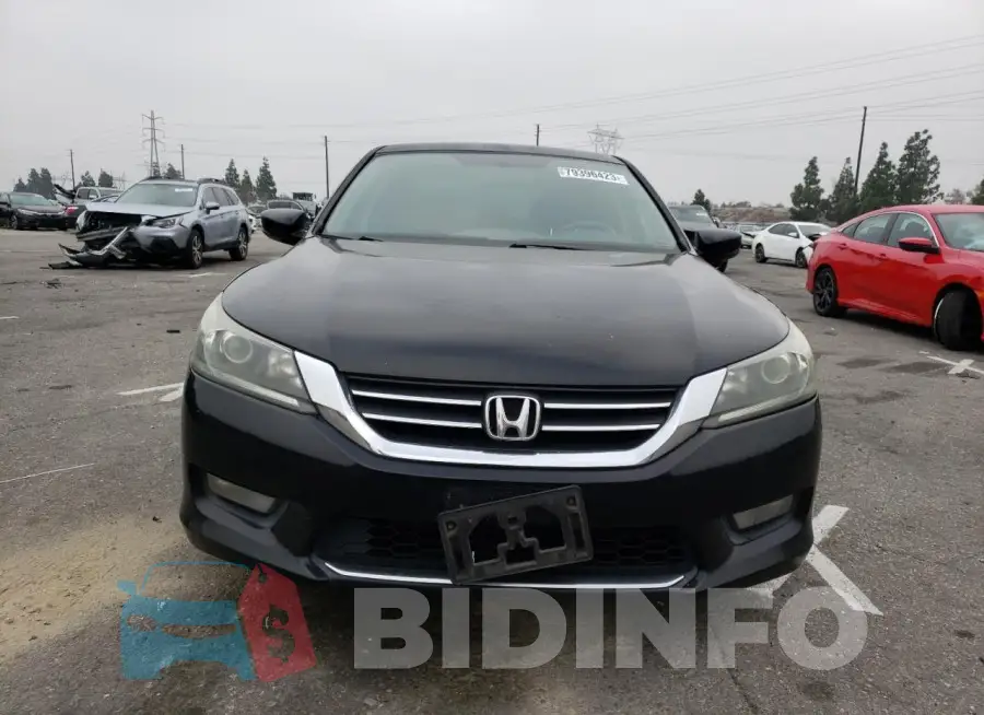 1HGCR2F57FA155232 Photo# 5