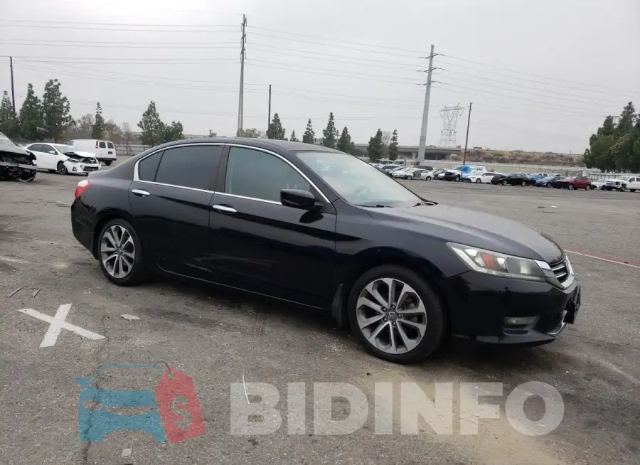 1HGCR2F57FA155232 Photo# 4