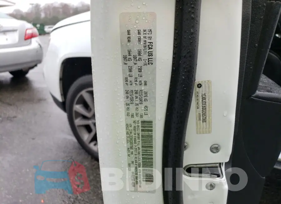 1C4NJDEB0GD657968 Photo# 13