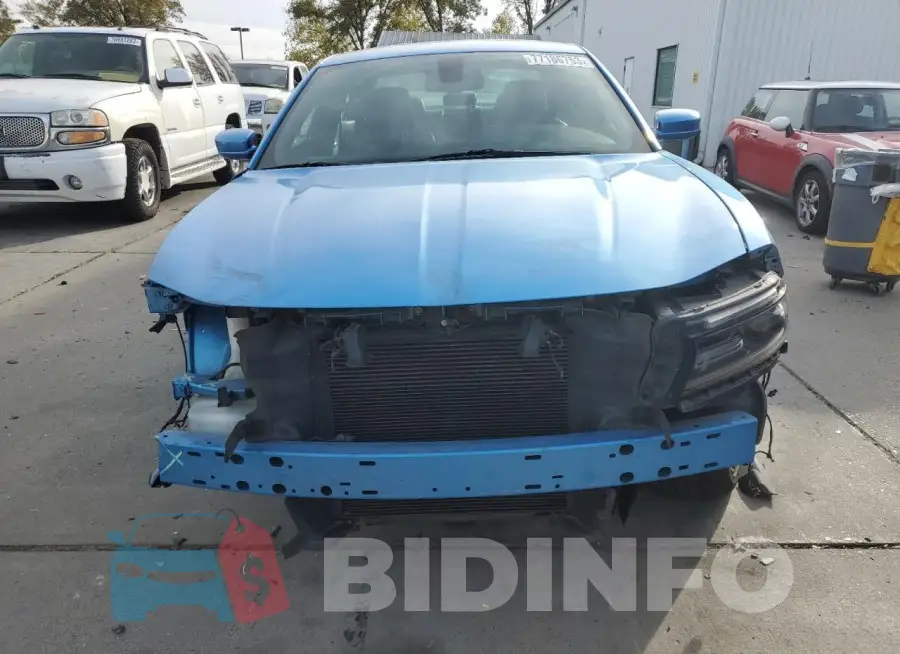 2C3CDXCT2FH923847 Photo# 5
