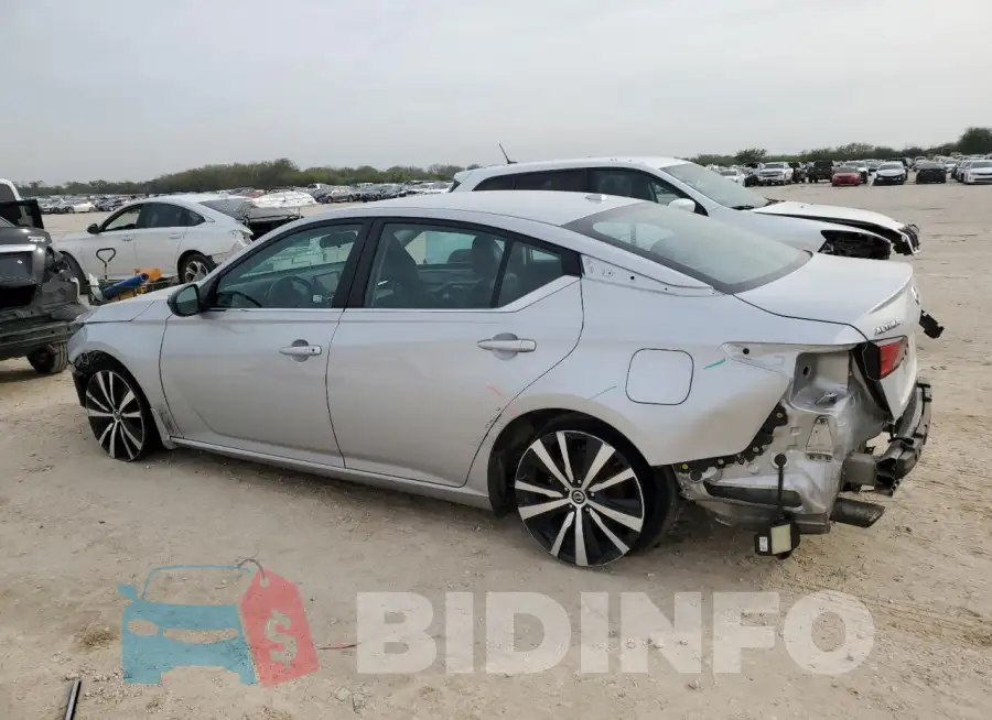 1N4BL4CV2MN332082 Photo# 2