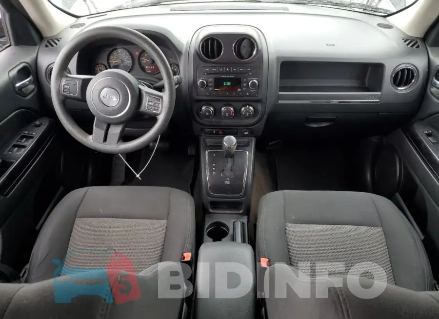 1C4NJPBB8FD145833 Photo# 8