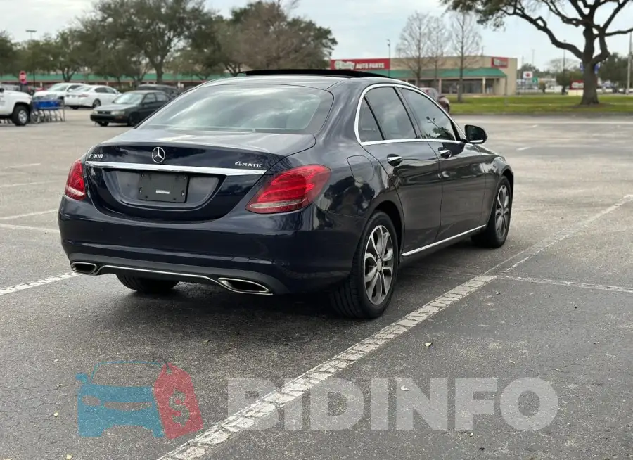 55SWF4KB2GU103428 Photo# 4