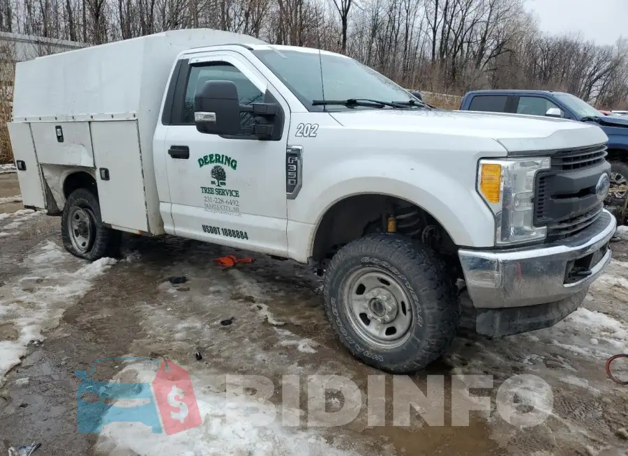 1FDRF3B63HEB93795 Photo# 4