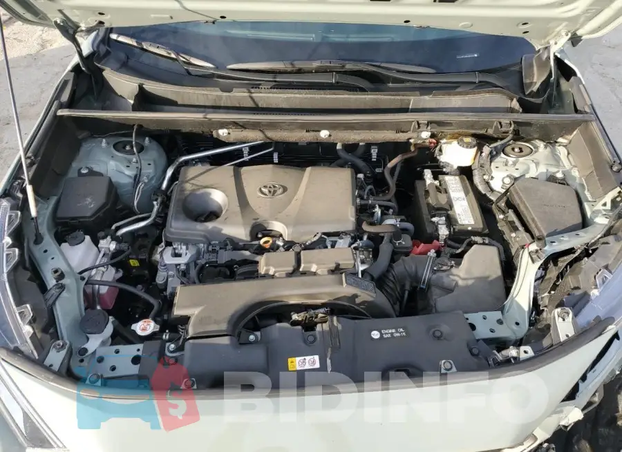 2T3J1RFV8KW024070 Photo# 12