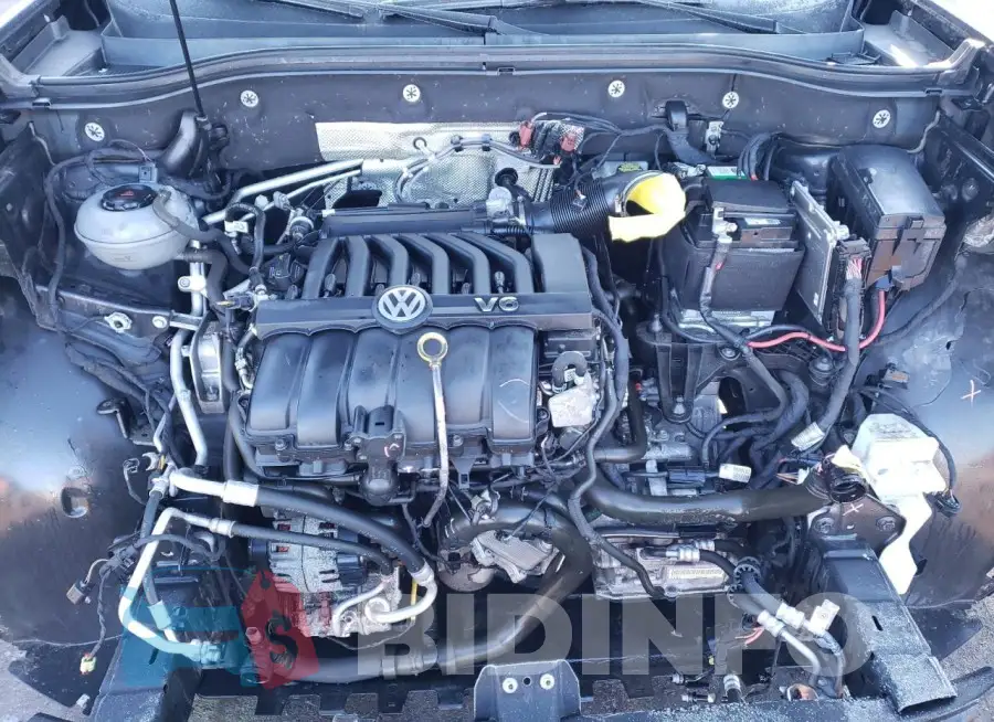 1V2MR2CA9JC560184 Photo# 11