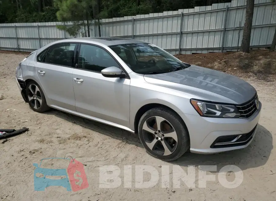 1VWLA7A38KC014352 Photo# 4