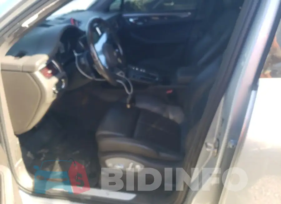 WP1AB2A52GLB48131 Photo# 7