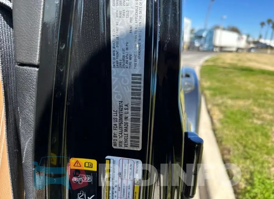 1C4JJXP60MW742874 Photo# 10