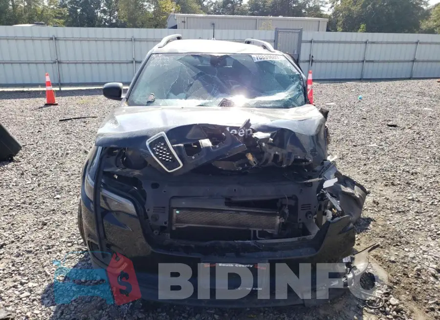 1C4PJLCB7KD411823 Photo# 5