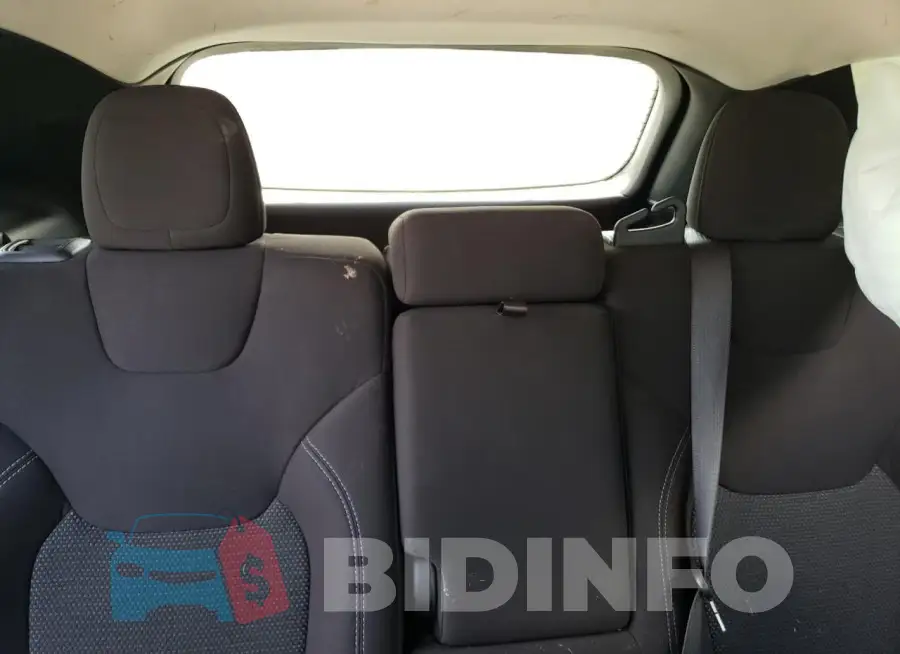 1C4PJLCB7KD411823 Photo# 10