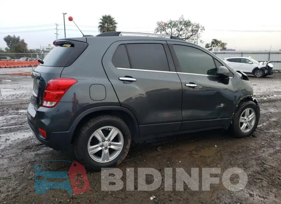 KL7CJLSB9JB618009 Photo# 3