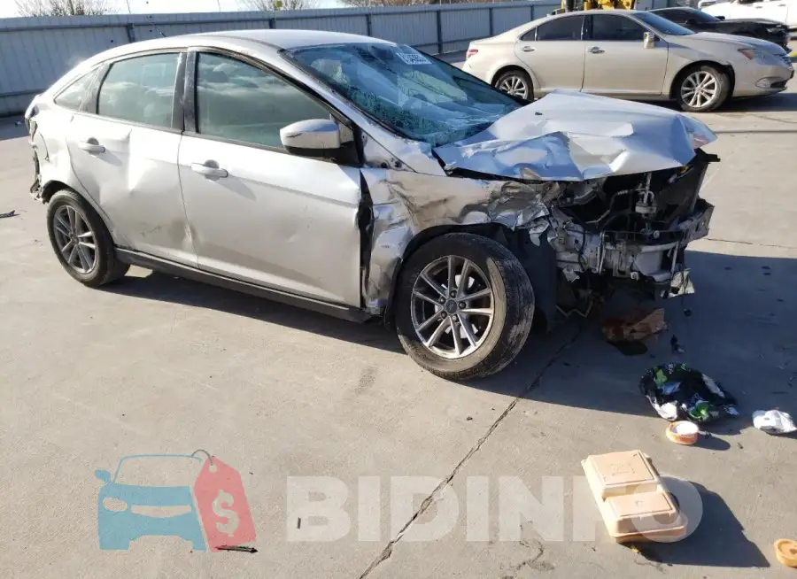 1FADP3F2XJL275159 Photo# 4