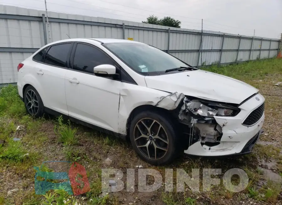 1FADP3H28JL309242 Photo# 4