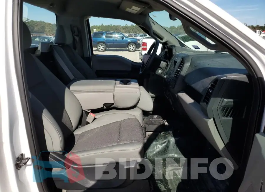 1FTMF1CBXJKC40438 Photo# 10